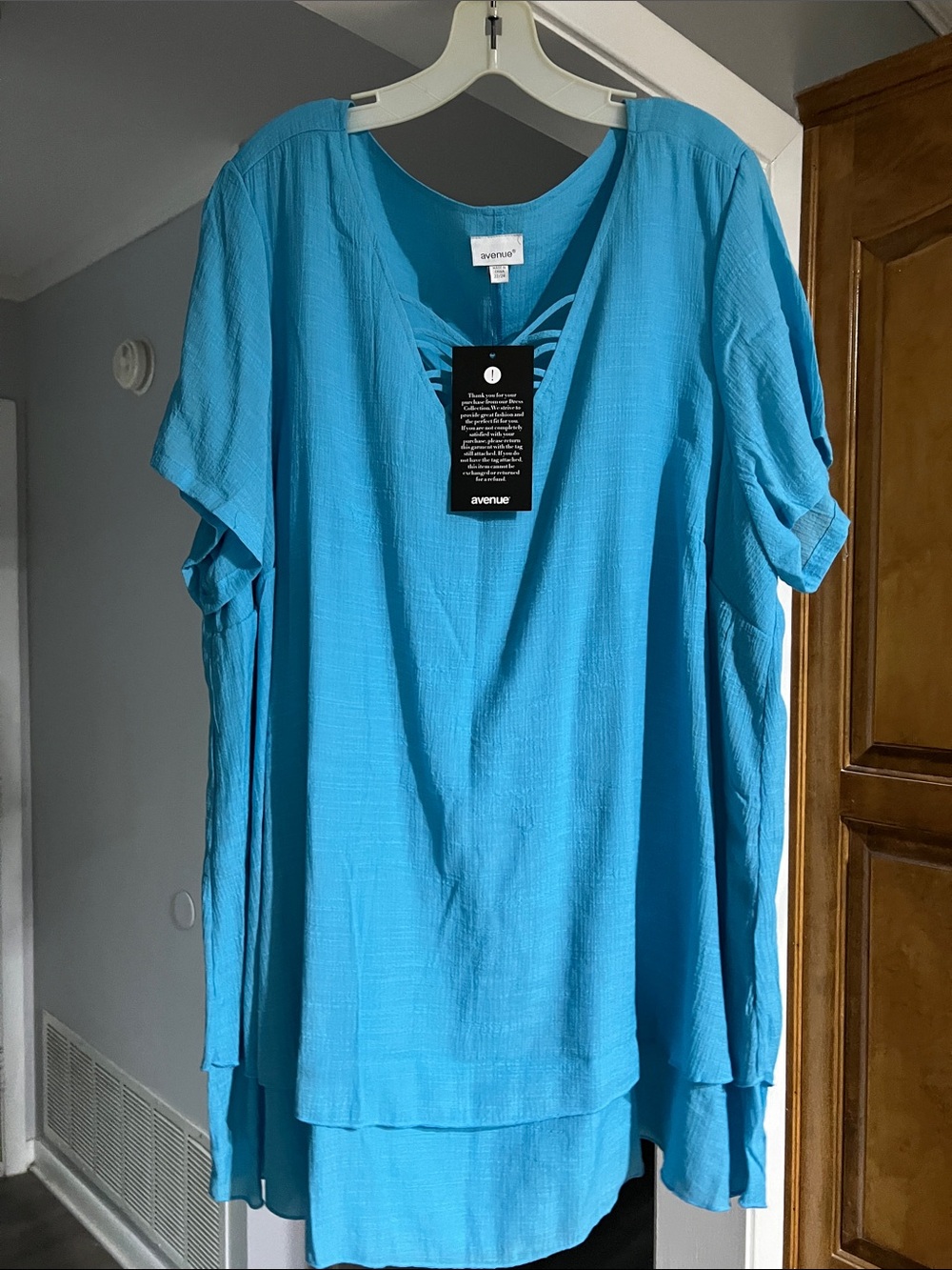 NWT Avenue Azure Blue Crinkle V-Neck Tunic with Ladder Detail